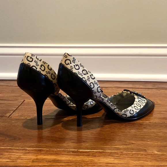 Guess Pumps - Picture 3 of 7